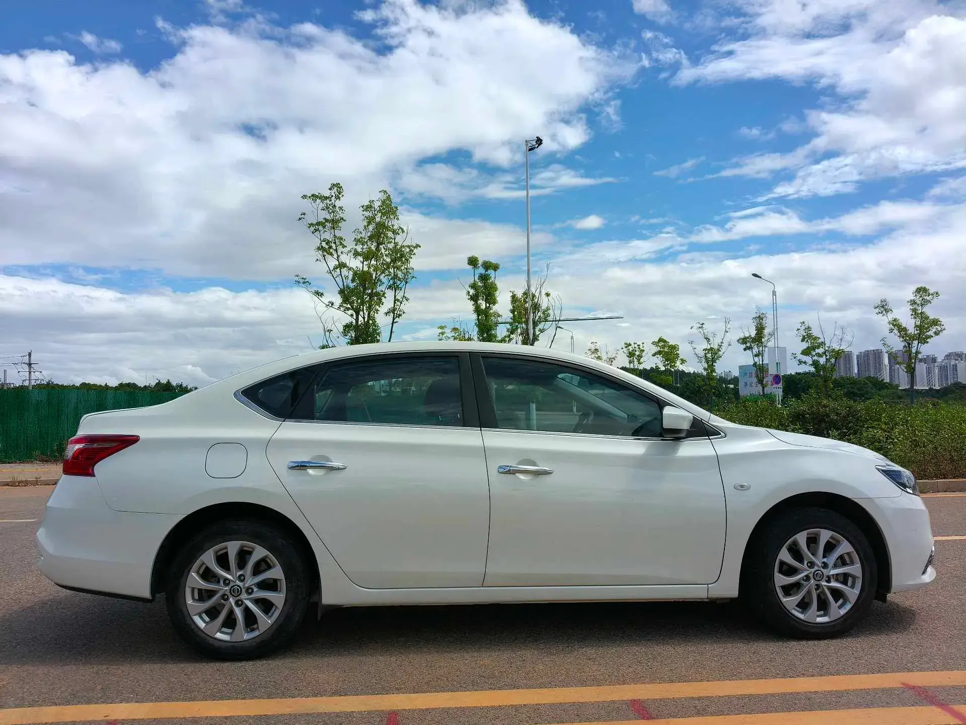 2021 NISSAN SYLPHY thumbnail 4