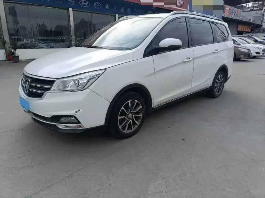 2019 BAOJUN 730 view 1