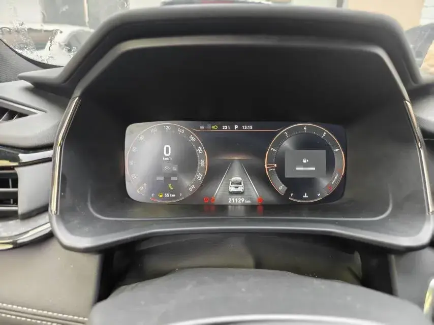 2023 LYNK&CO 06 thumbnail 2