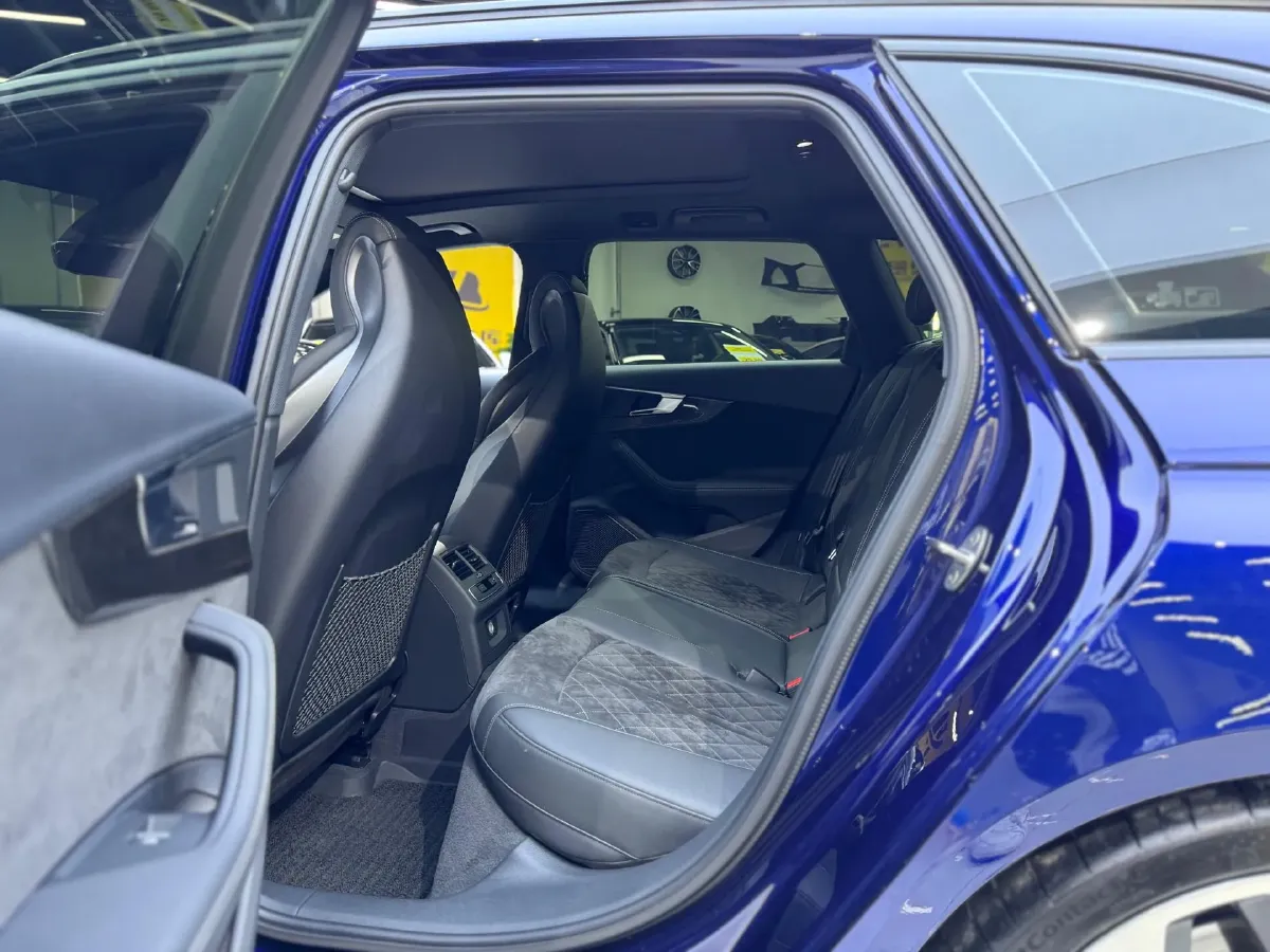 2019 Audi RS 4 2.9T 450HP V6 8AT,autocango,china used car exporter,china ev exporter,chinese used car exporter,chinese used ev exporter