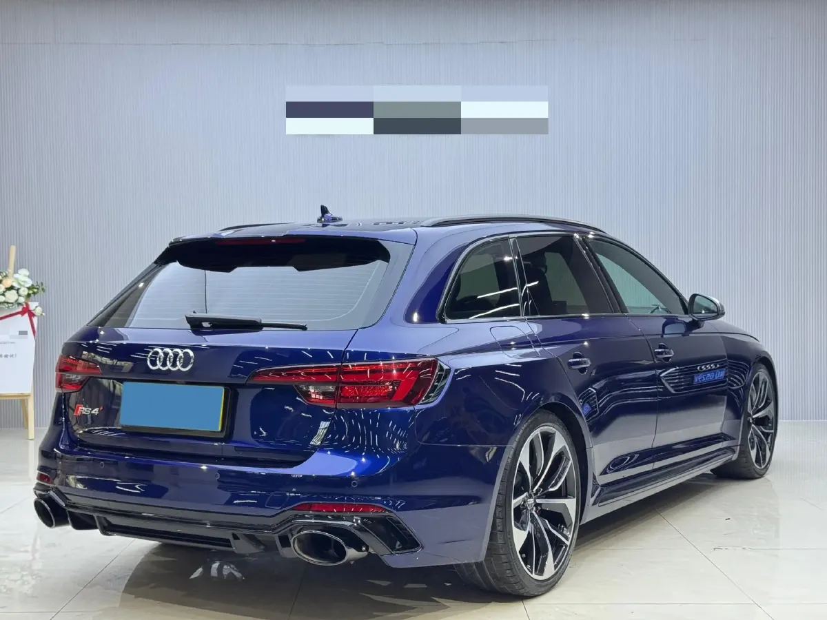 2019 Audi RS 4 2.9T 450HP V6 8AT,autocango,china used car exporter,china ev exporter,chinese used car exporter,chinese used ev exporter