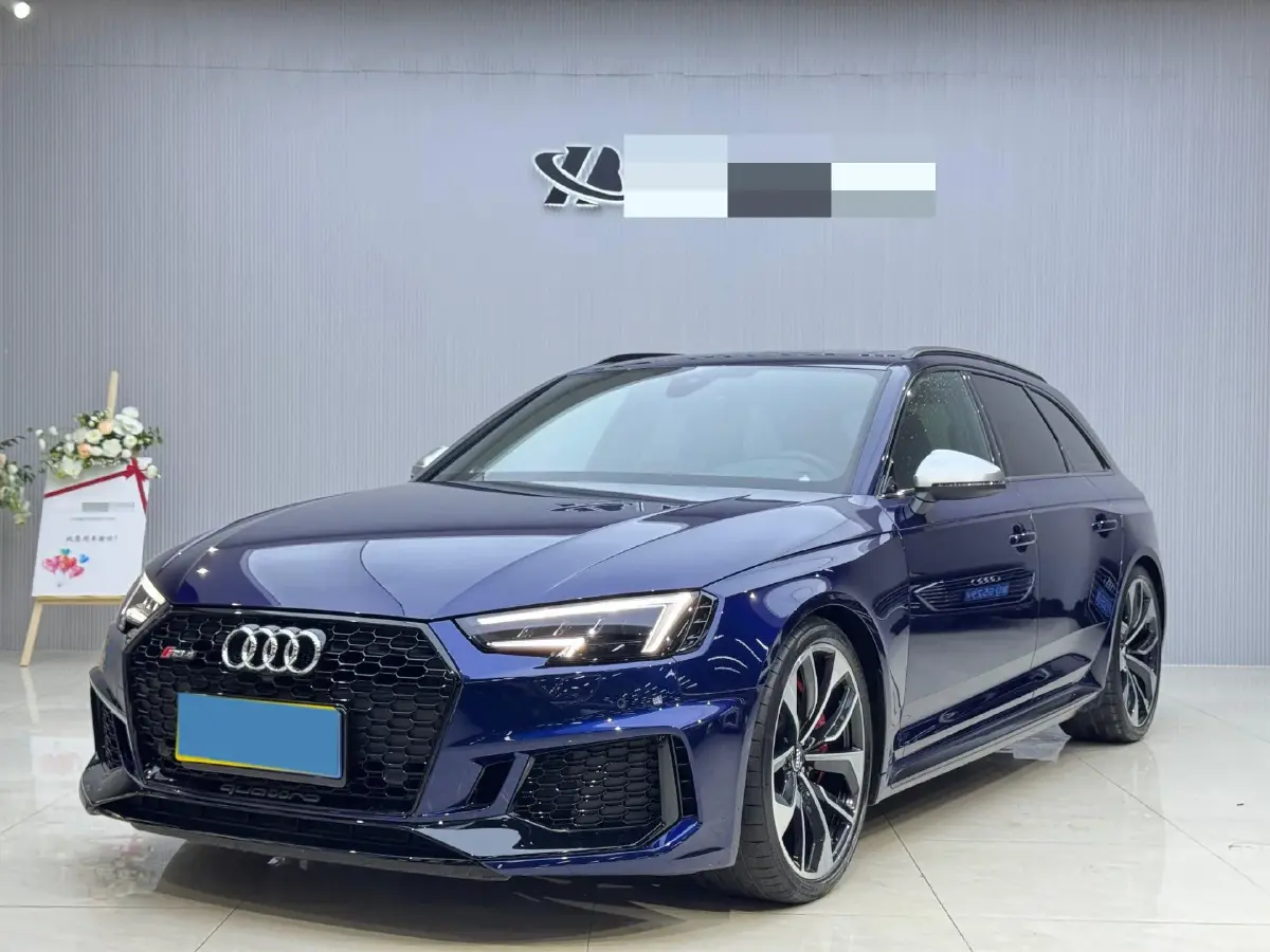 2019 Audi RS 4 2.9T 450HP V6 8AT