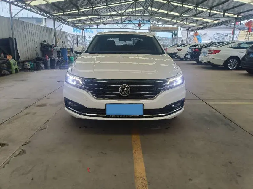 2019 VOLKSWAGEN LAVIDA thumbnail 2