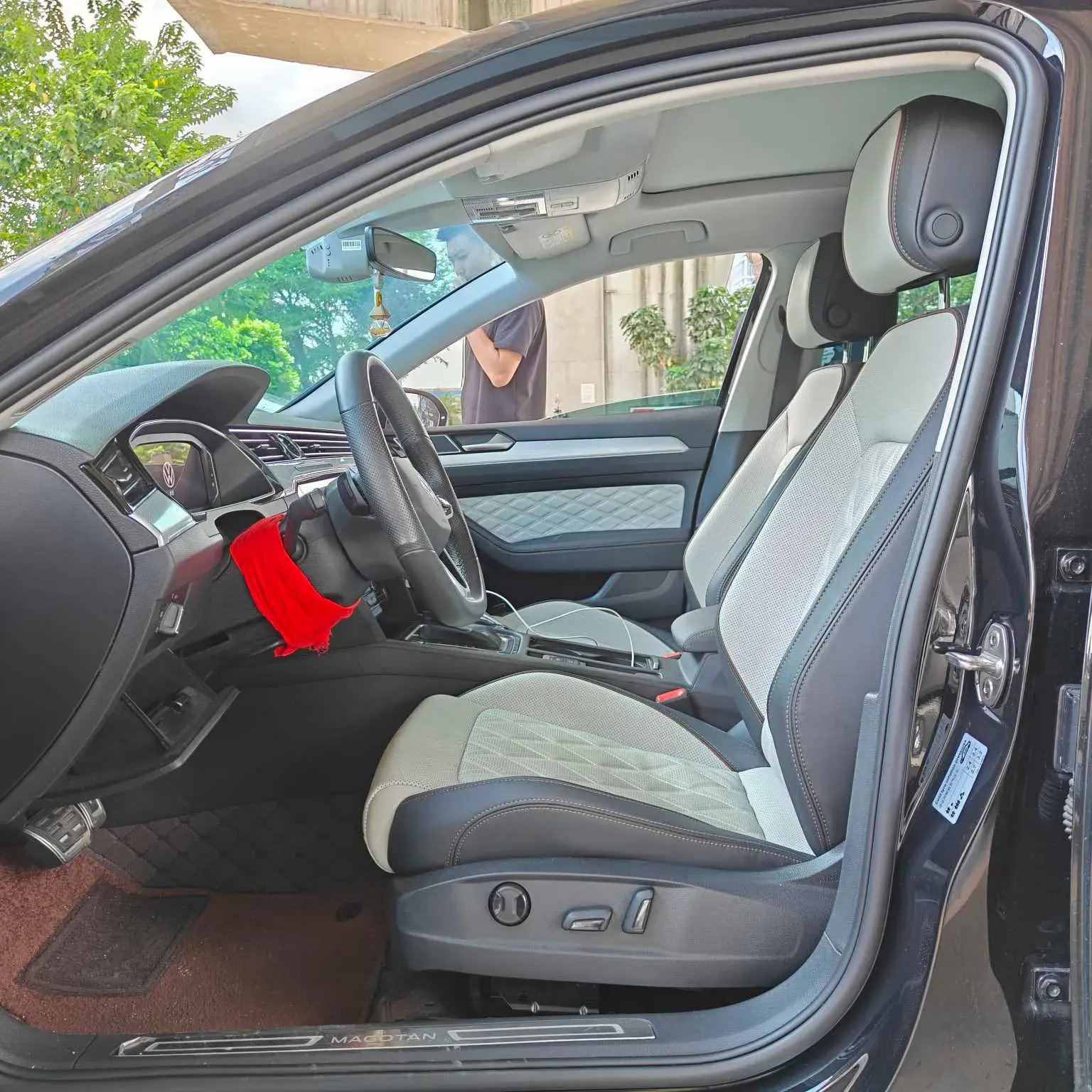 2023 VOLKSWAGEN MAGOTAN thumbnail 3