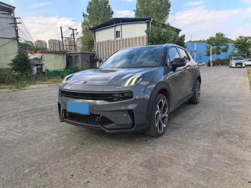 2023 LYNK&CO 06 view 1