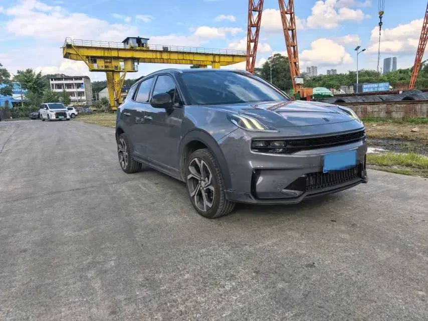2023 LYNK&CO 06 thumbnail 3
