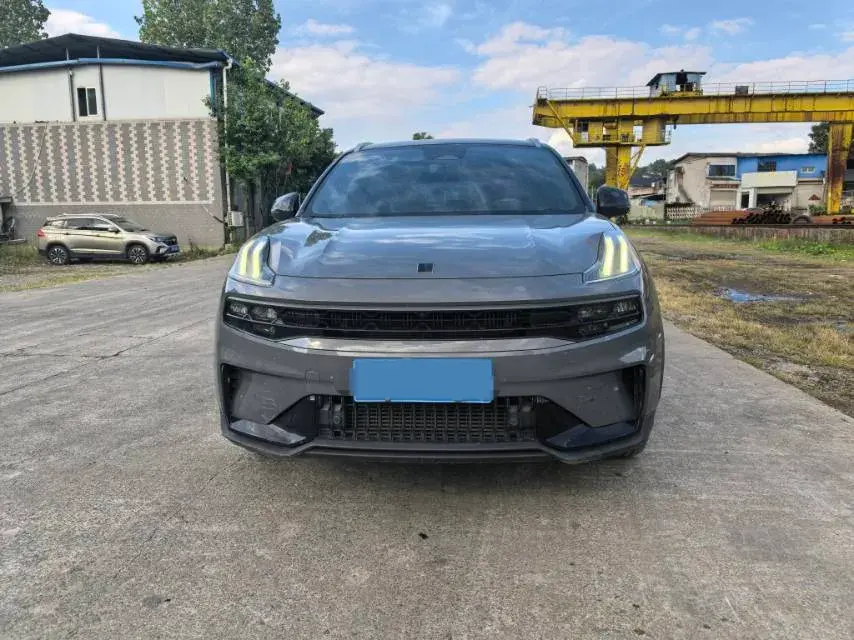 2023 LYNK&CO 06 thumbnail 2