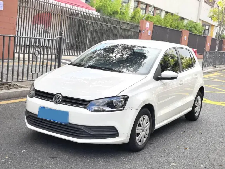 2018 VOLKSWAGEN POLO view 1