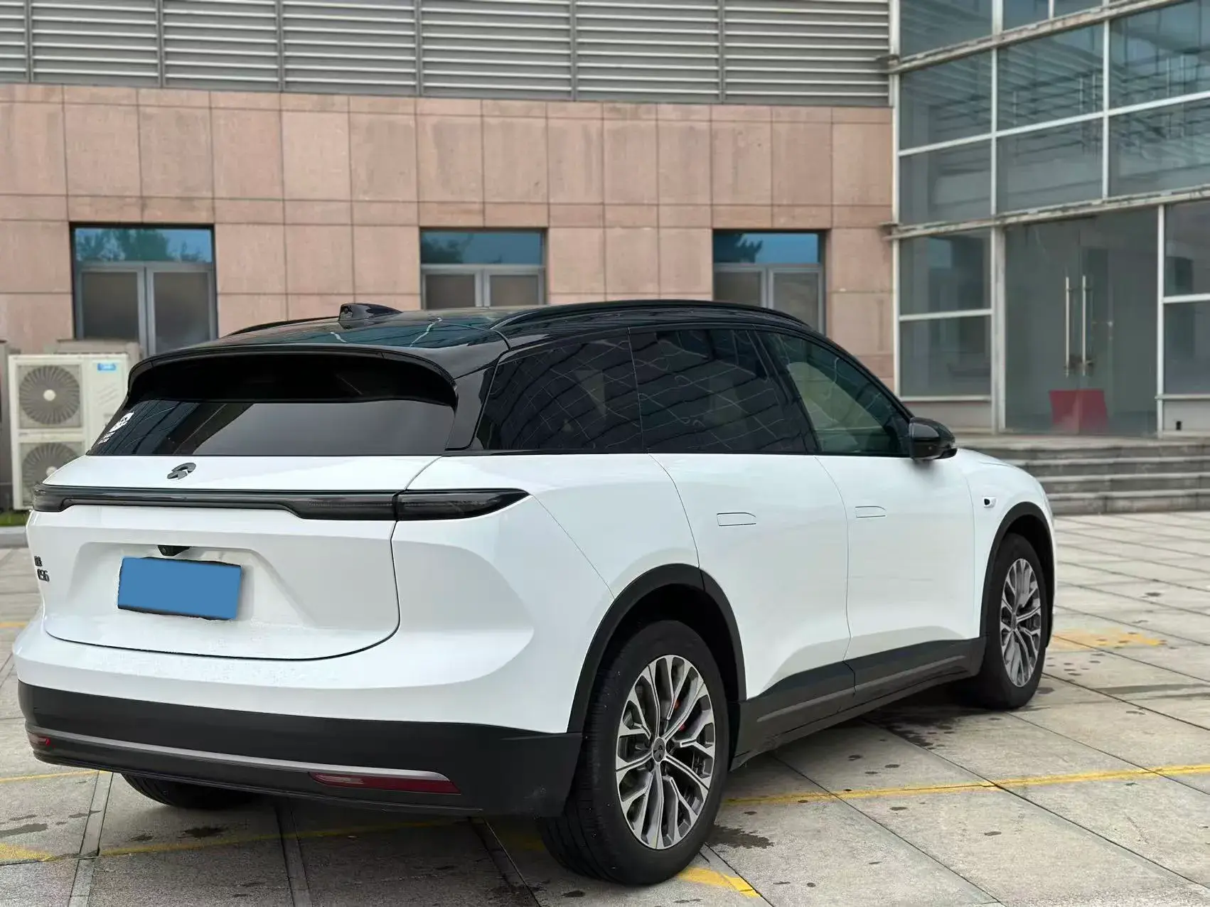 2023 NIO ES6 thumbnail 4