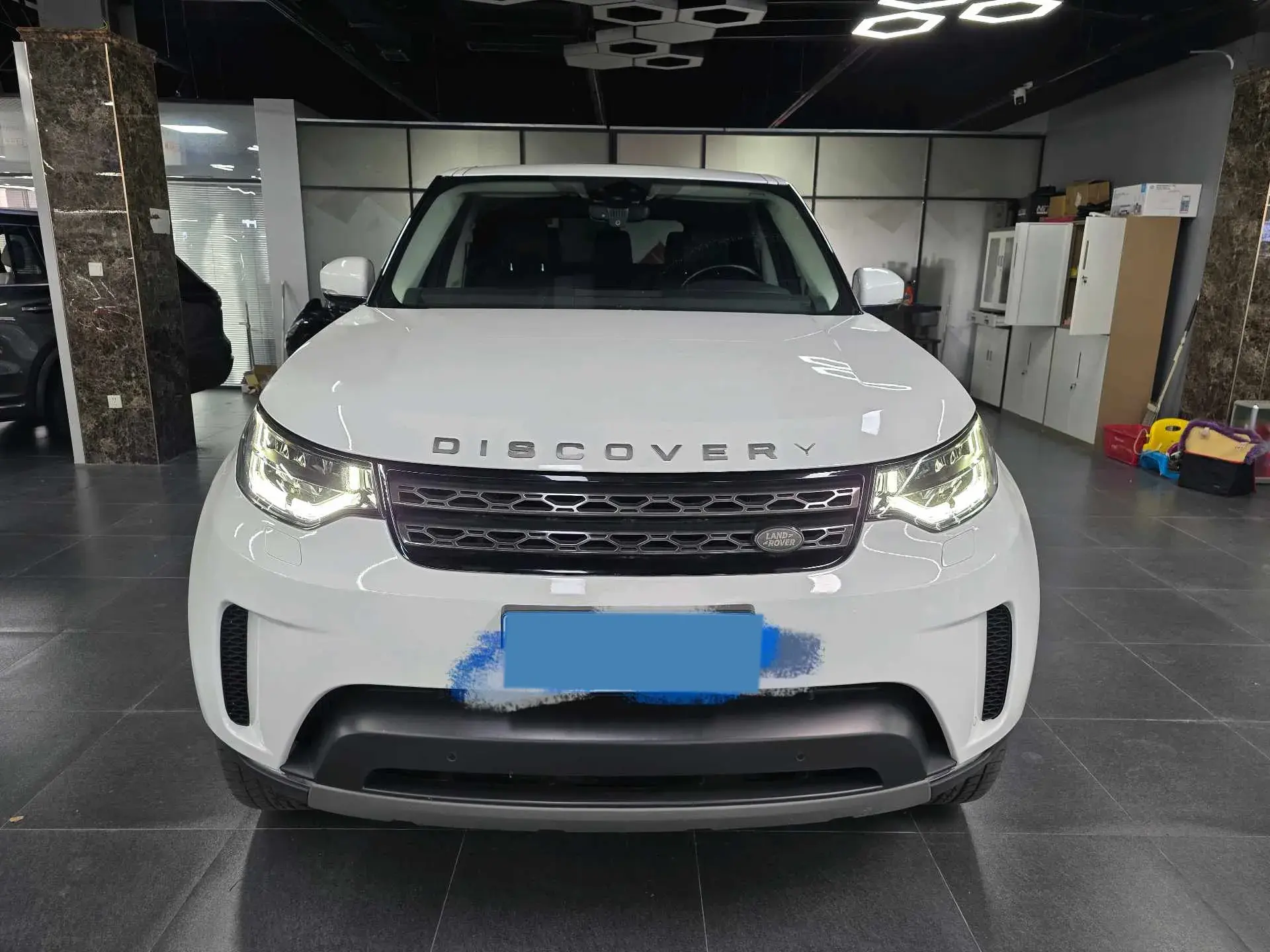 2017 LAND ROVER thumbnail 2