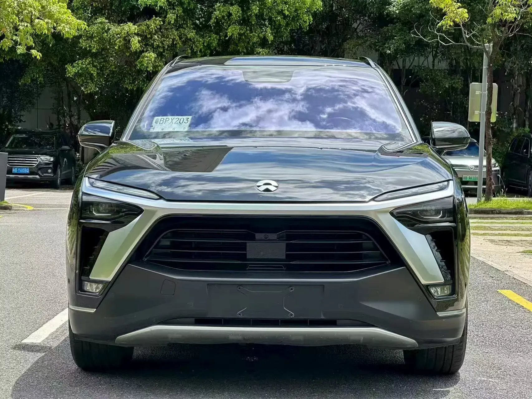 2020 NIO ES8 thumbnail 2