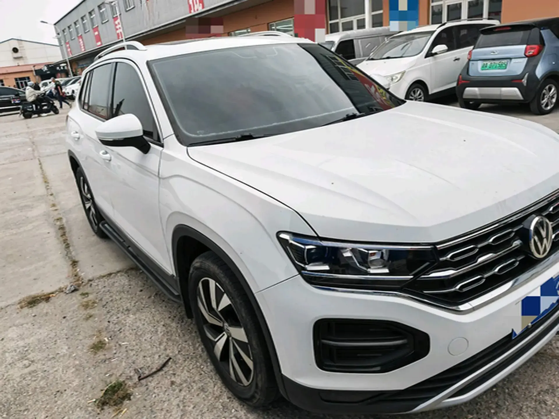 2019 VOLKSWAGEN TAYRON thumbnail 3