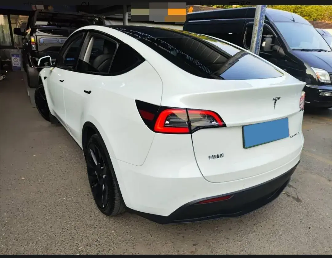 2022 TESLA MODEL thumbnail 4