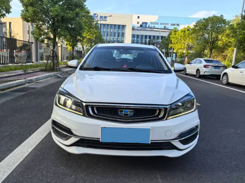 2018 GEELY EMGRAND thumbnail 2