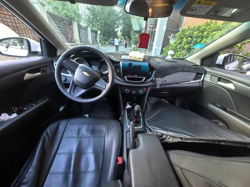 2019 CHEVROLET CAVALIER thumbnail 4