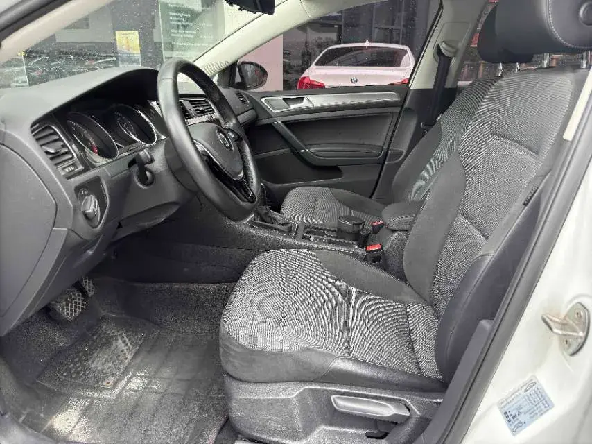 2018 VOLKSWAGEN GOLF thumbnail 3