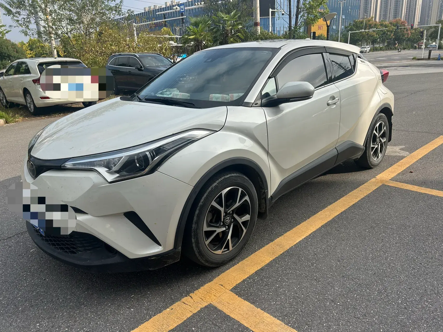 2018 TOYOTA C-HR view 1