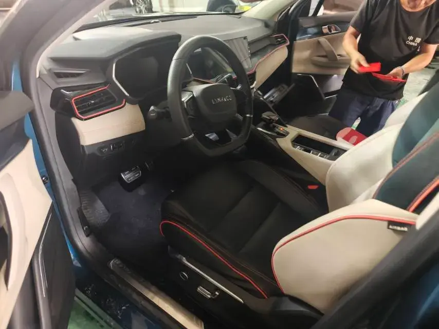 2020 LYNK&CO 06 thumbnail 3