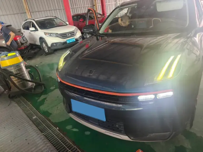 2020 LYNK&CO 06 thumbnail 2