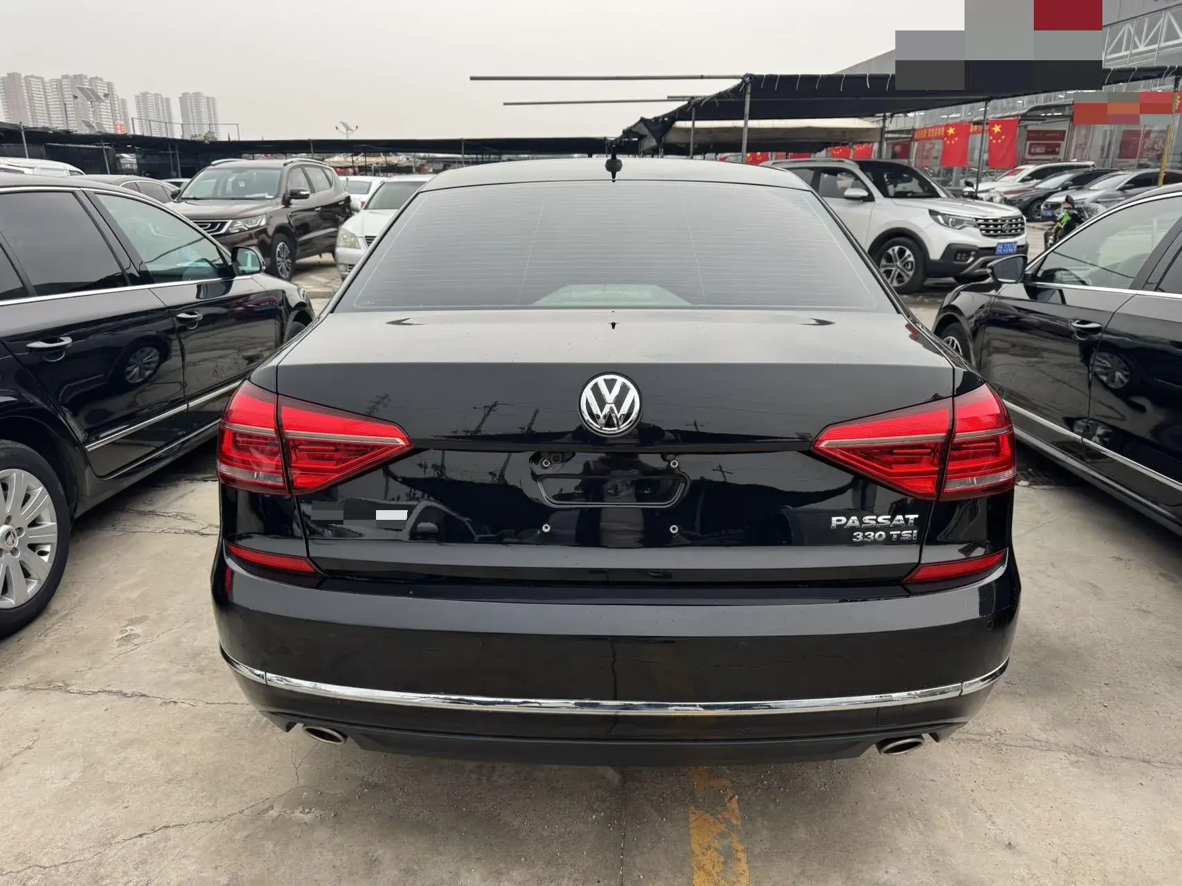 2017 VOLKSWAGEN PASSAT thumbnail 3