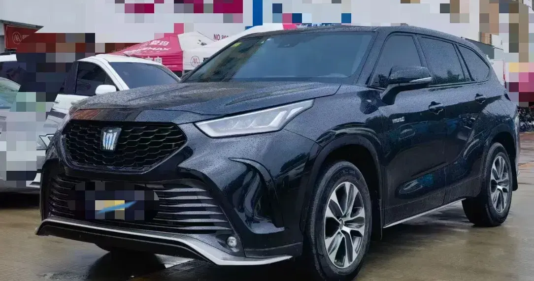 2021 TOYOTA CROWN view 1