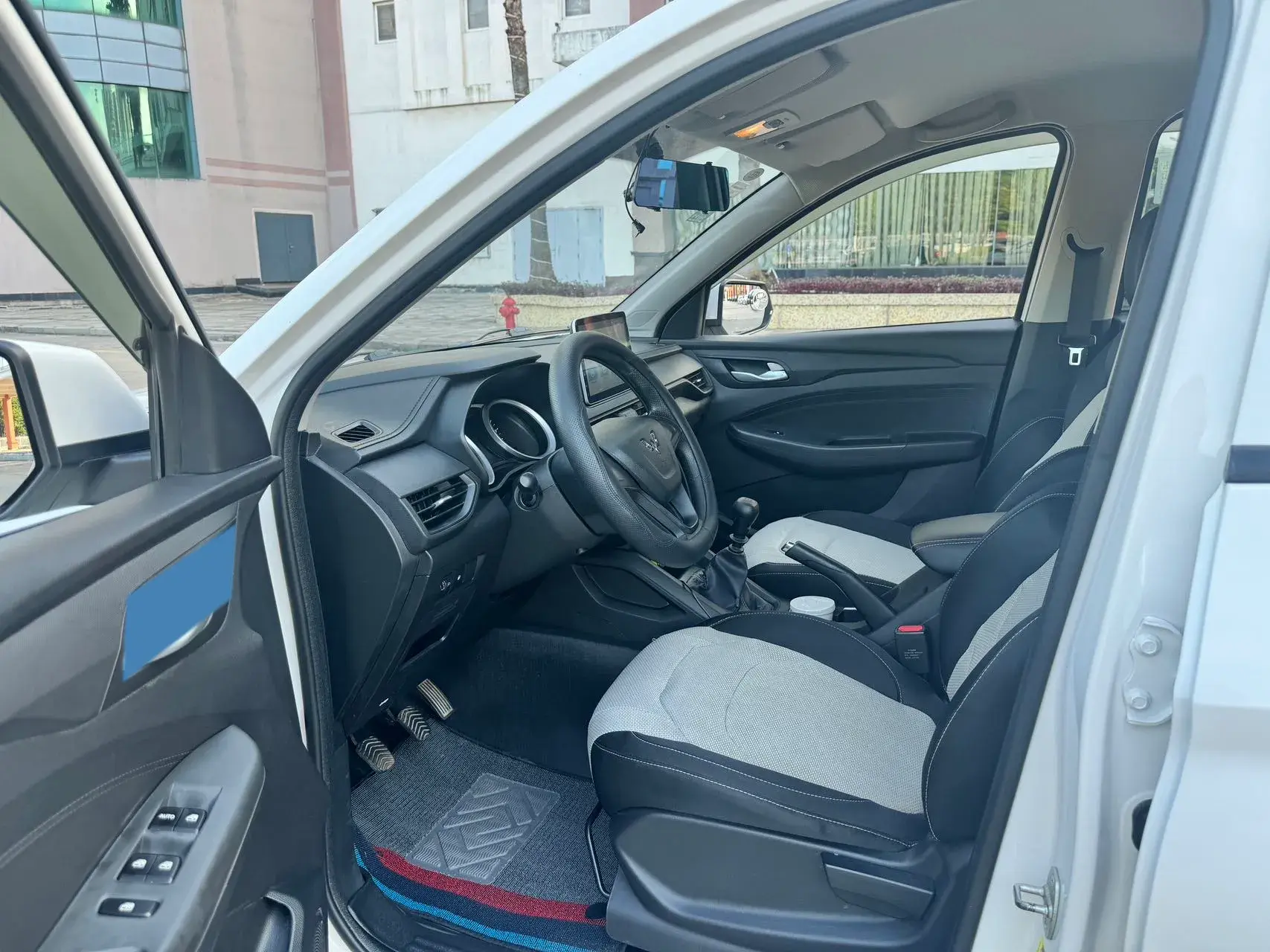 2018 WULING HONGGUANG thumbnail 4