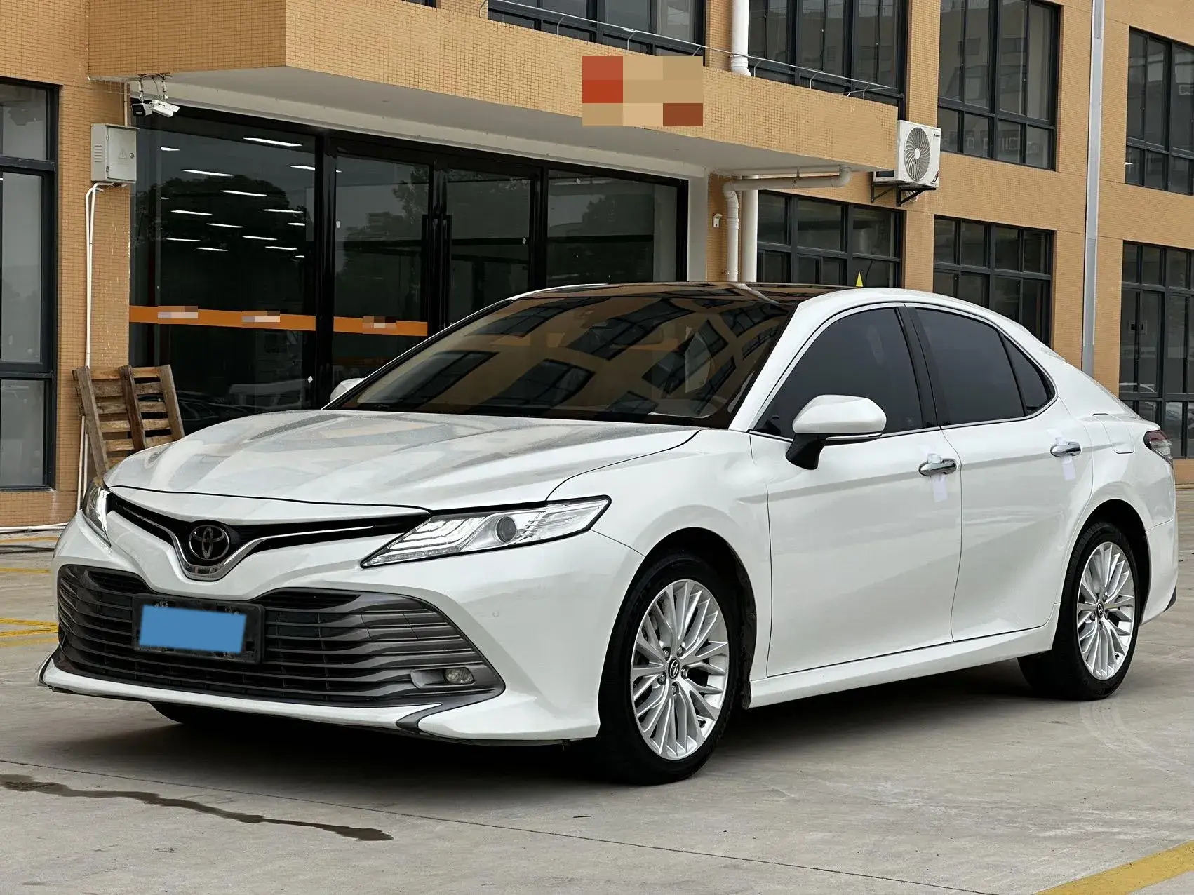 2019 TOYOTA CAMRY view 1