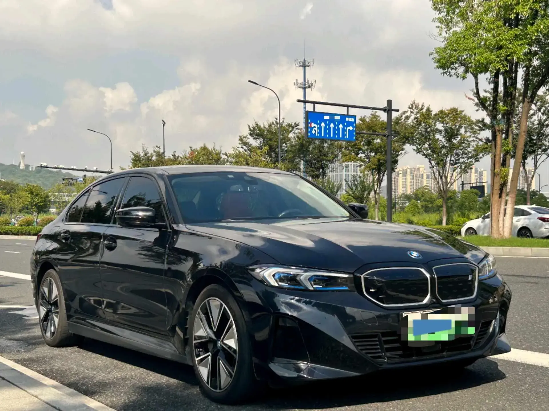 2023 BMW I3 thumbnail 4