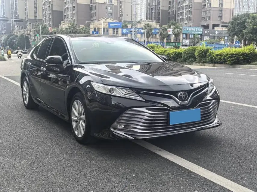 2019 TOYOTA CAMRY thumbnail 2
