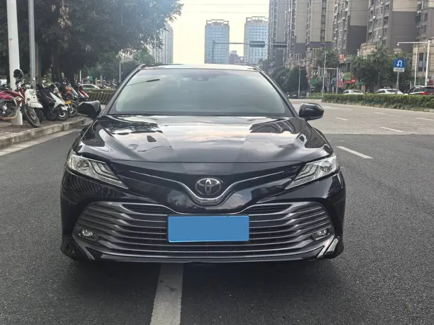 2019 TOYOTA CAMRY thumbnail 3