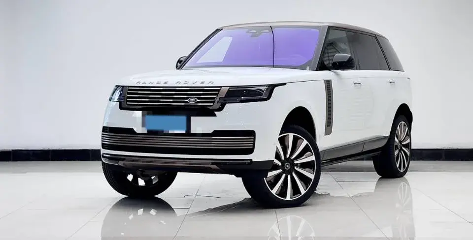 2025 LAND ROVER view 1