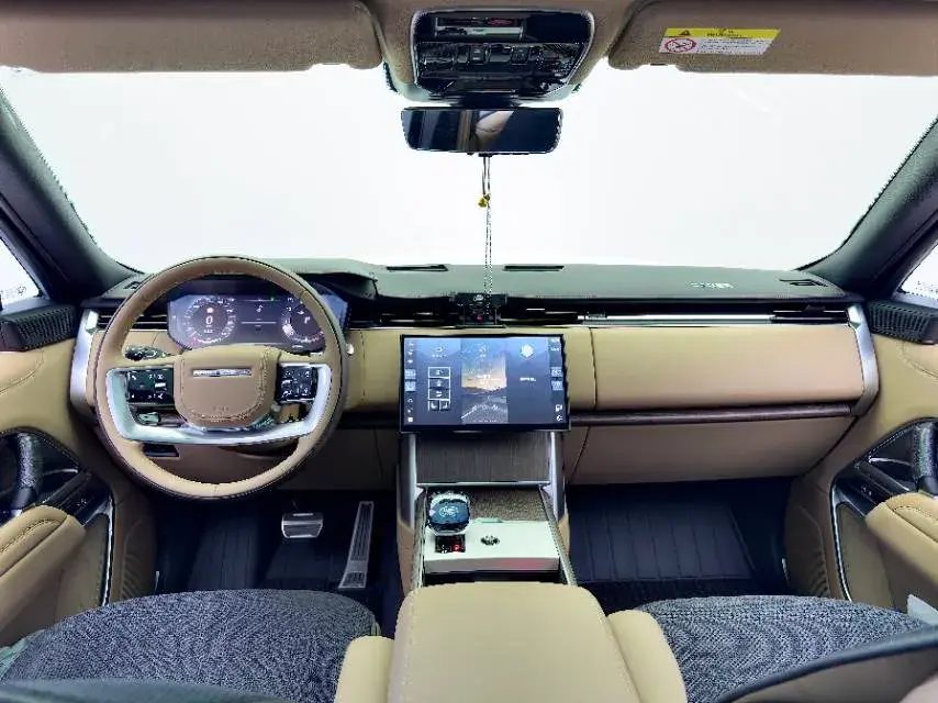 2025 LAND ROVER thumbnail 2