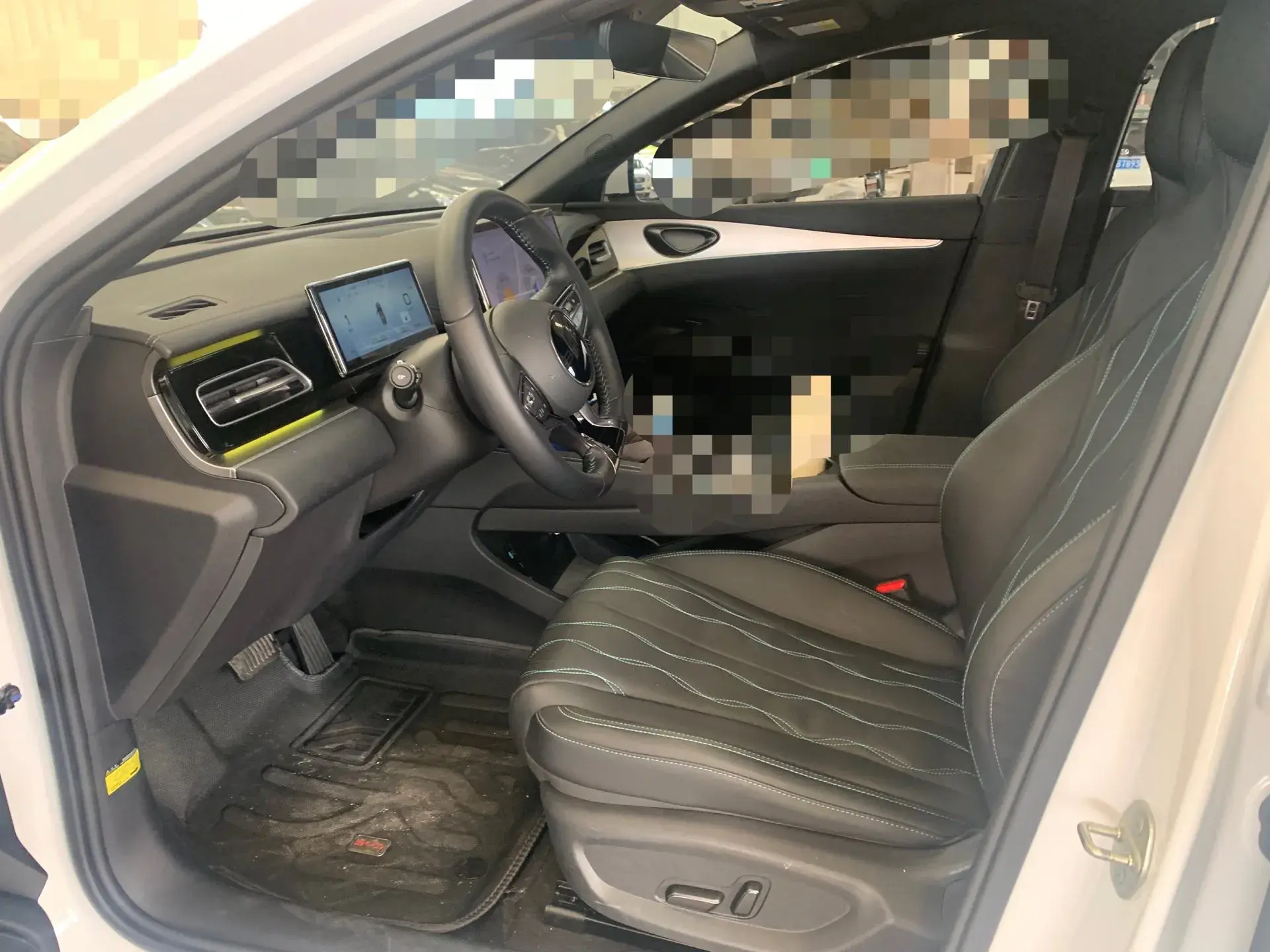 2024 BYD SEAL thumbnail 3