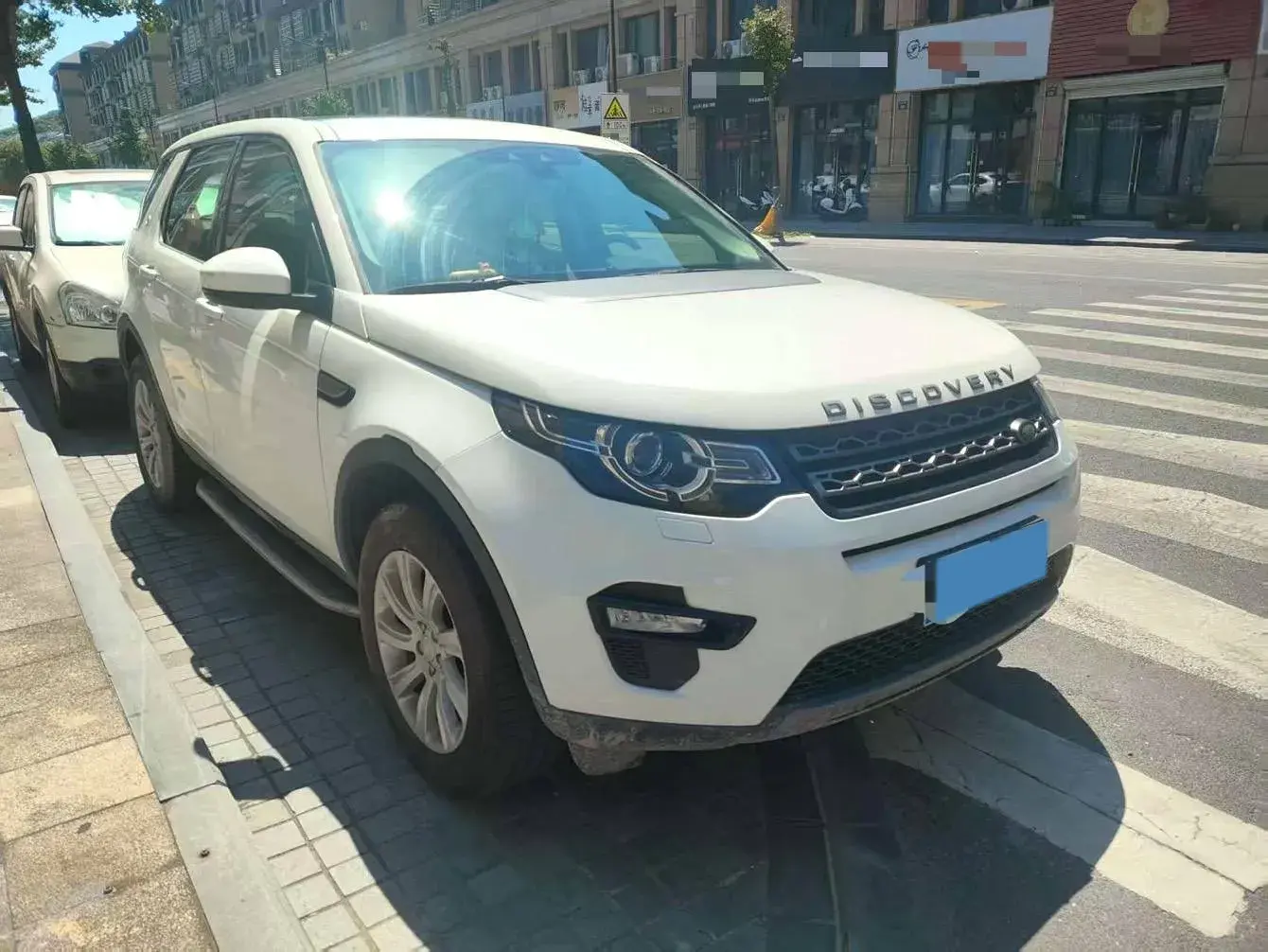 2019 LAND ROVER thumbnail 2