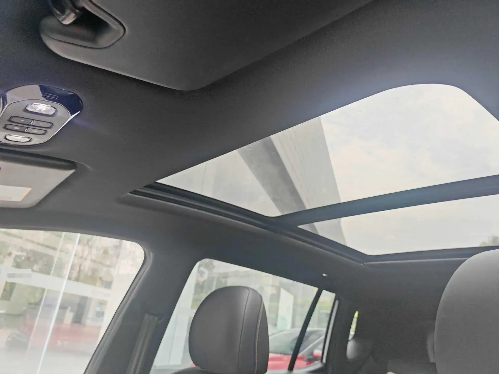 2021 AION Y thumbnail 3