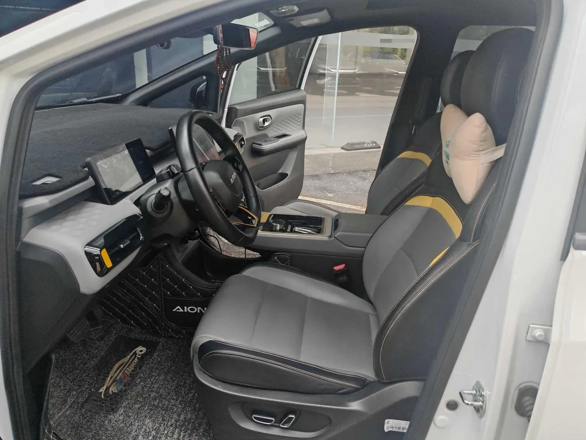 2021 AION Y thumbnail 2