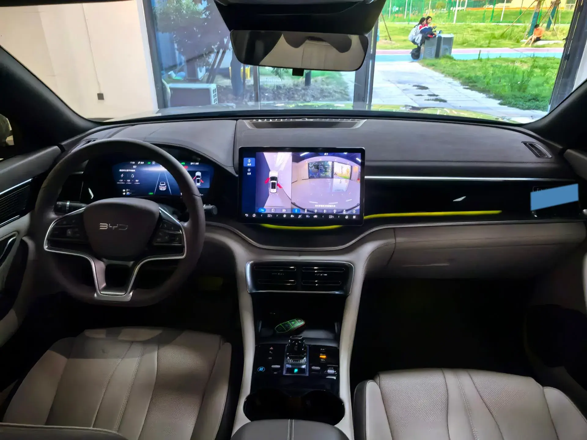 2024 BYD SONG thumbnail 3