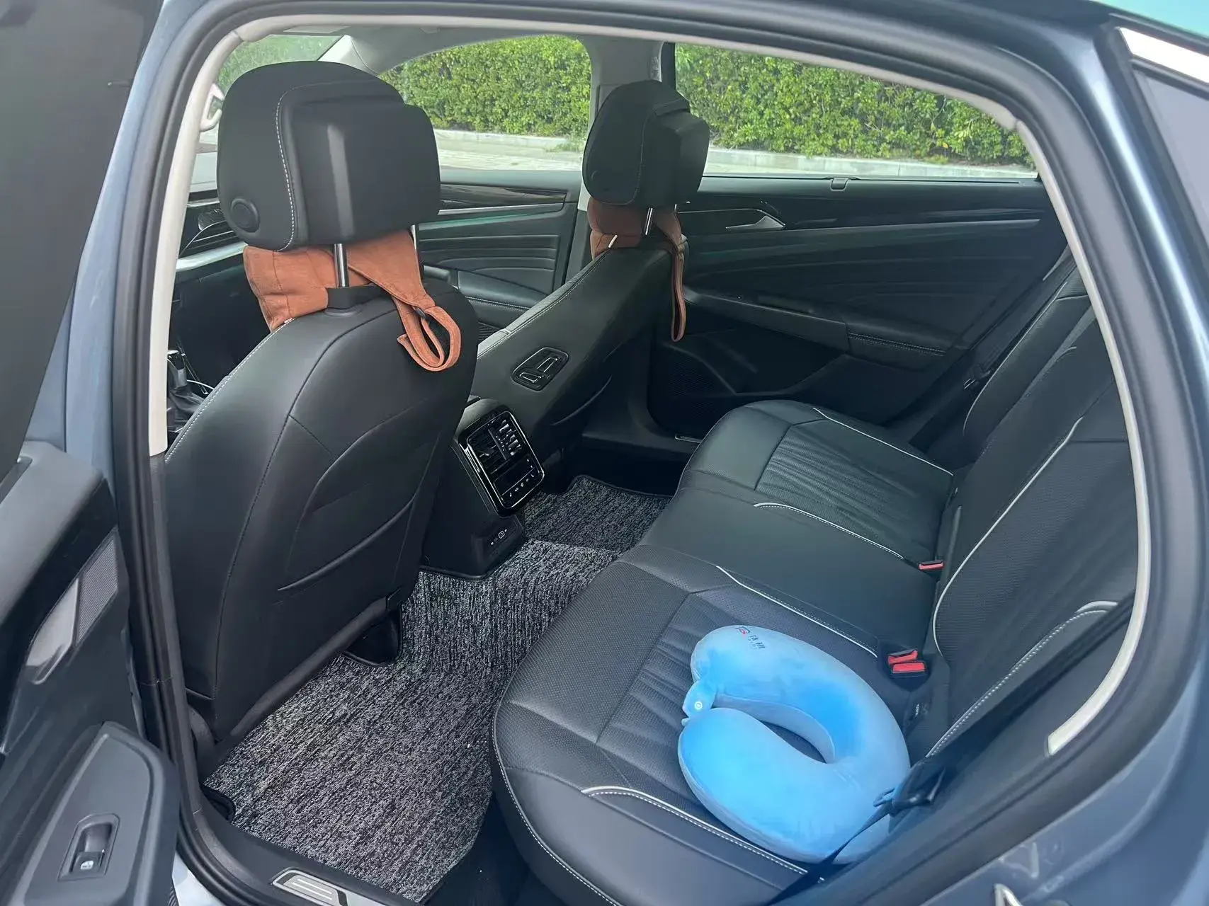 2022 VOLKSWAGEN PASSAT thumbnail 4