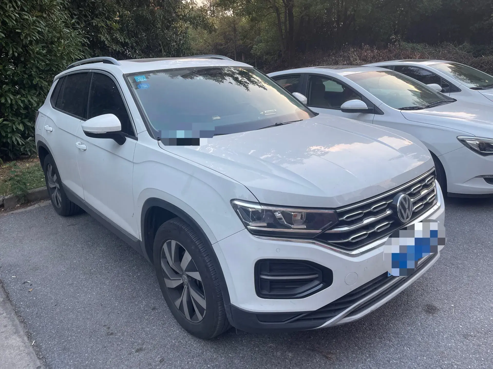 2019 VOLKSWAGEN TAYRON thumbnail 3