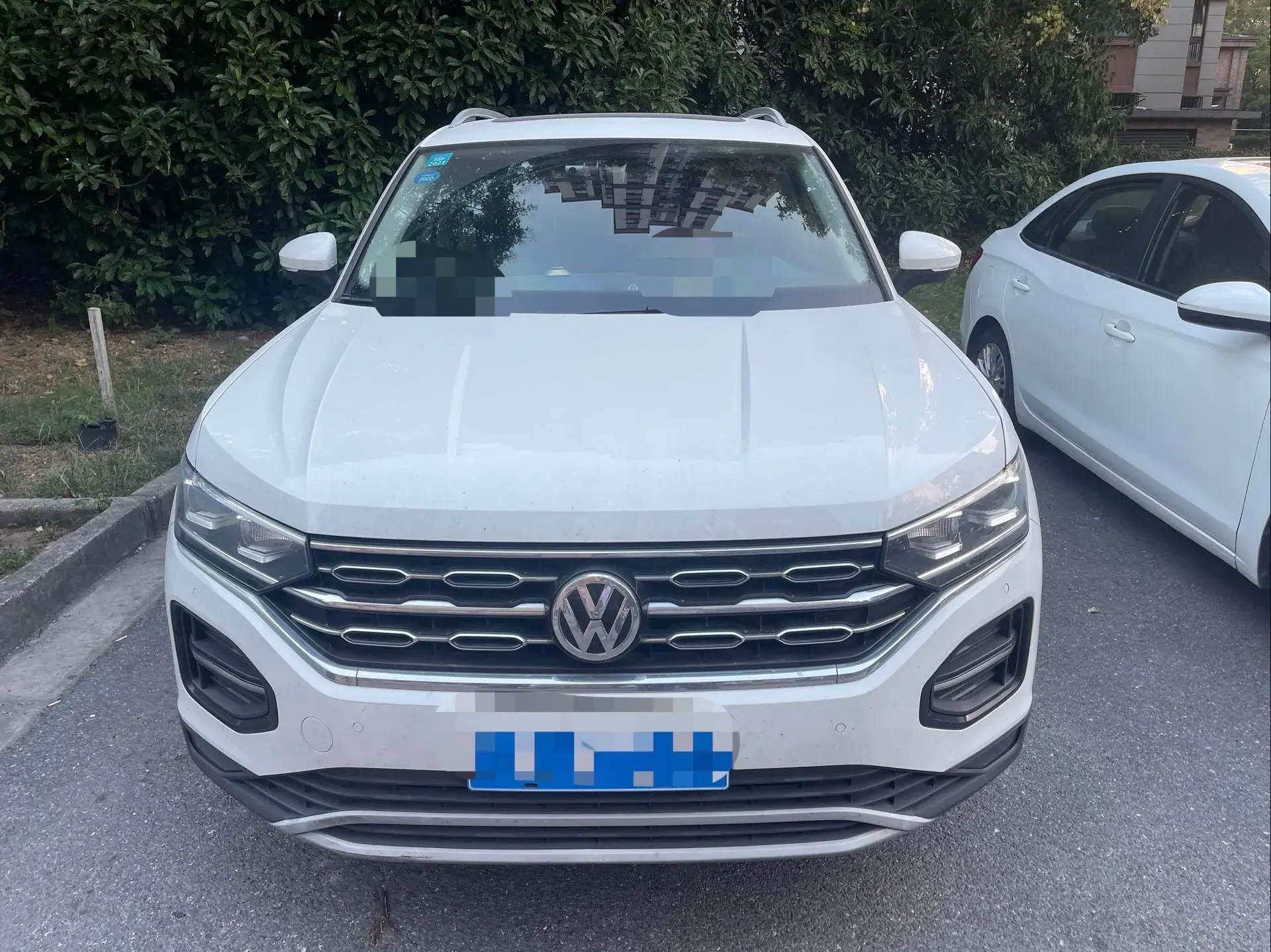 2019 VOLKSWAGEN TAYRON thumbnail 2