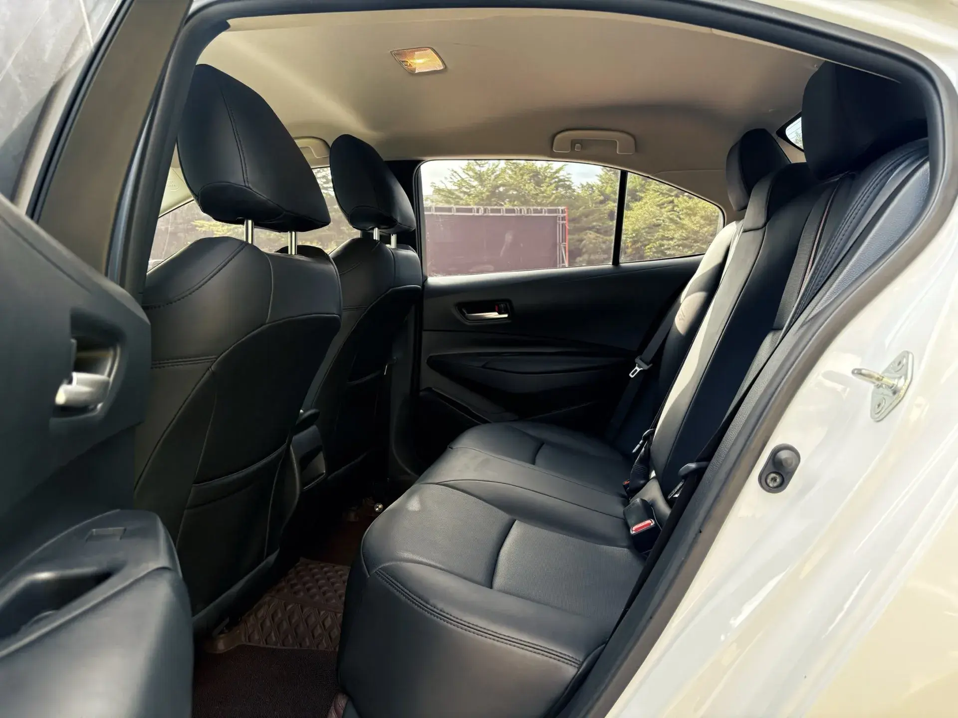 2021 TOYOTA COROLLA thumbnail 4