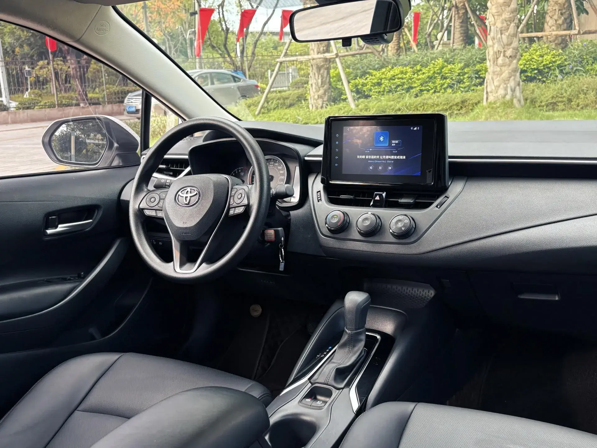 2021 TOYOTA COROLLA thumbnail 2