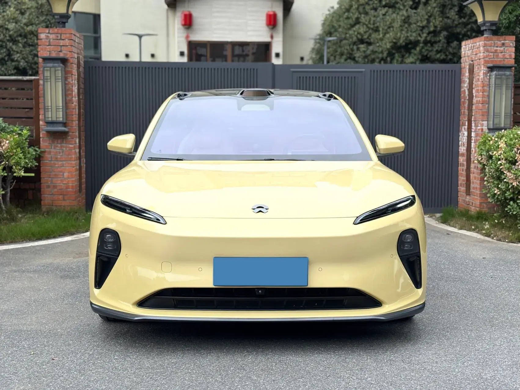 2022 NIO ET5 thumbnail 2