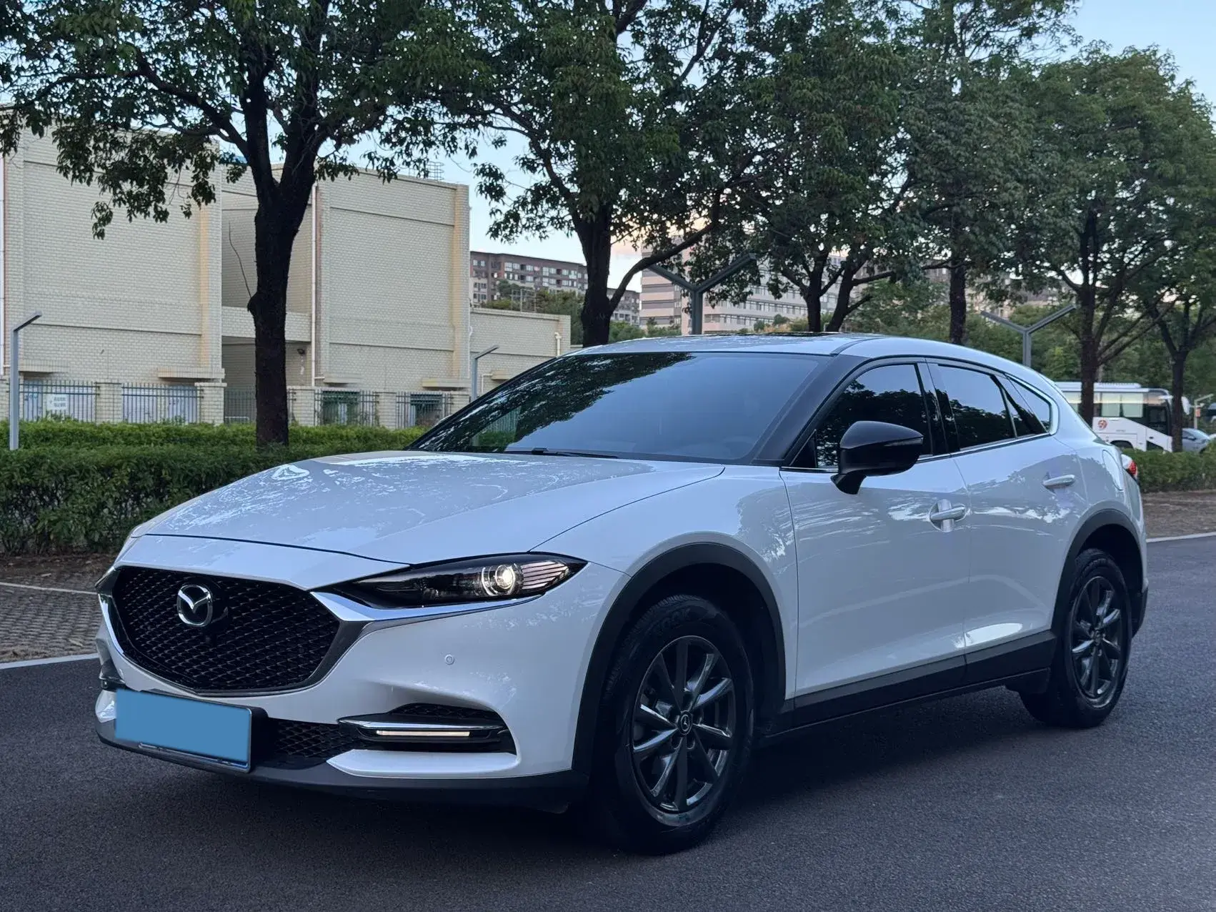 2021 MAZDA CX-4 view 1