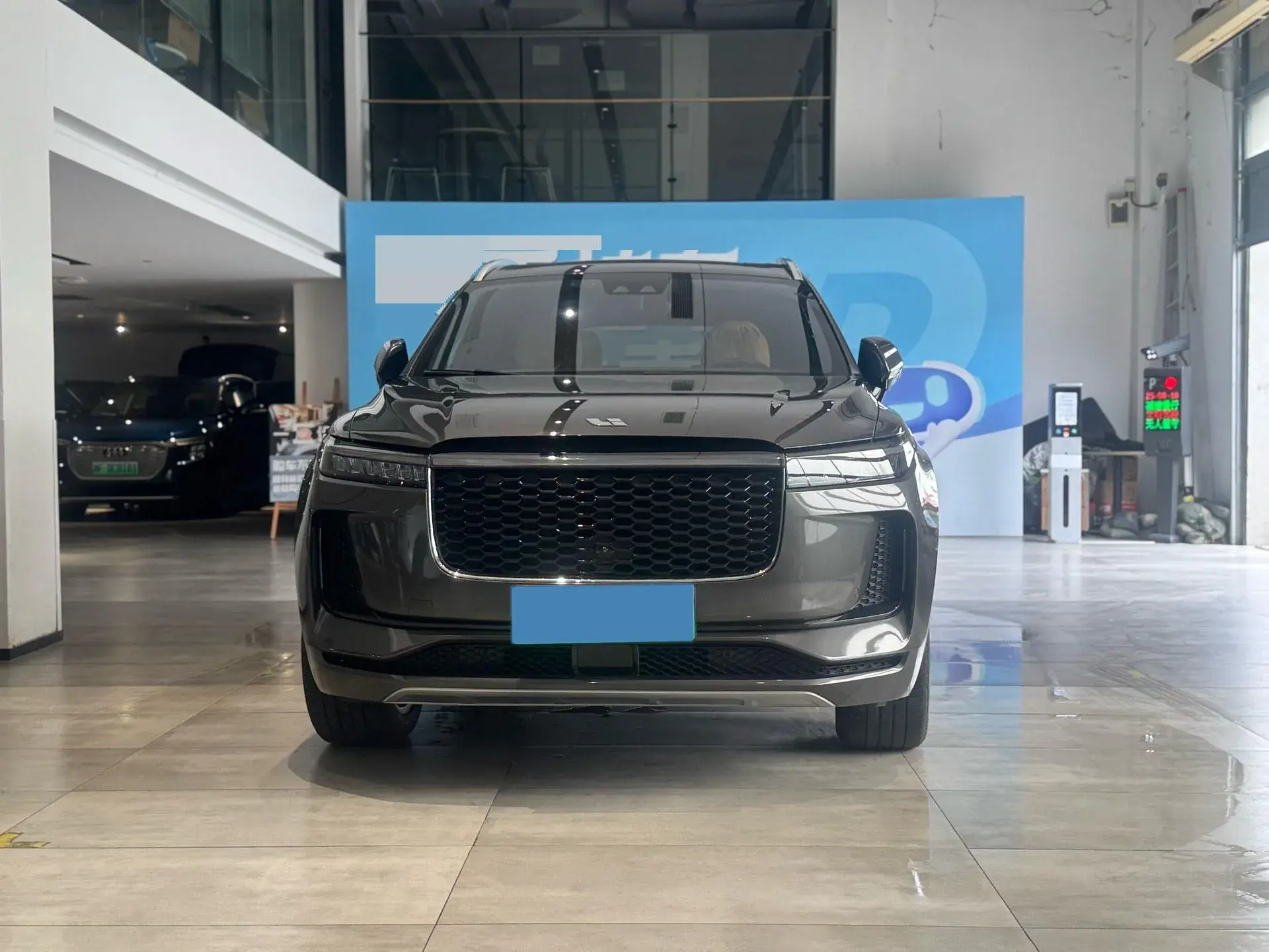 2020 LI ONE thumbnail 2