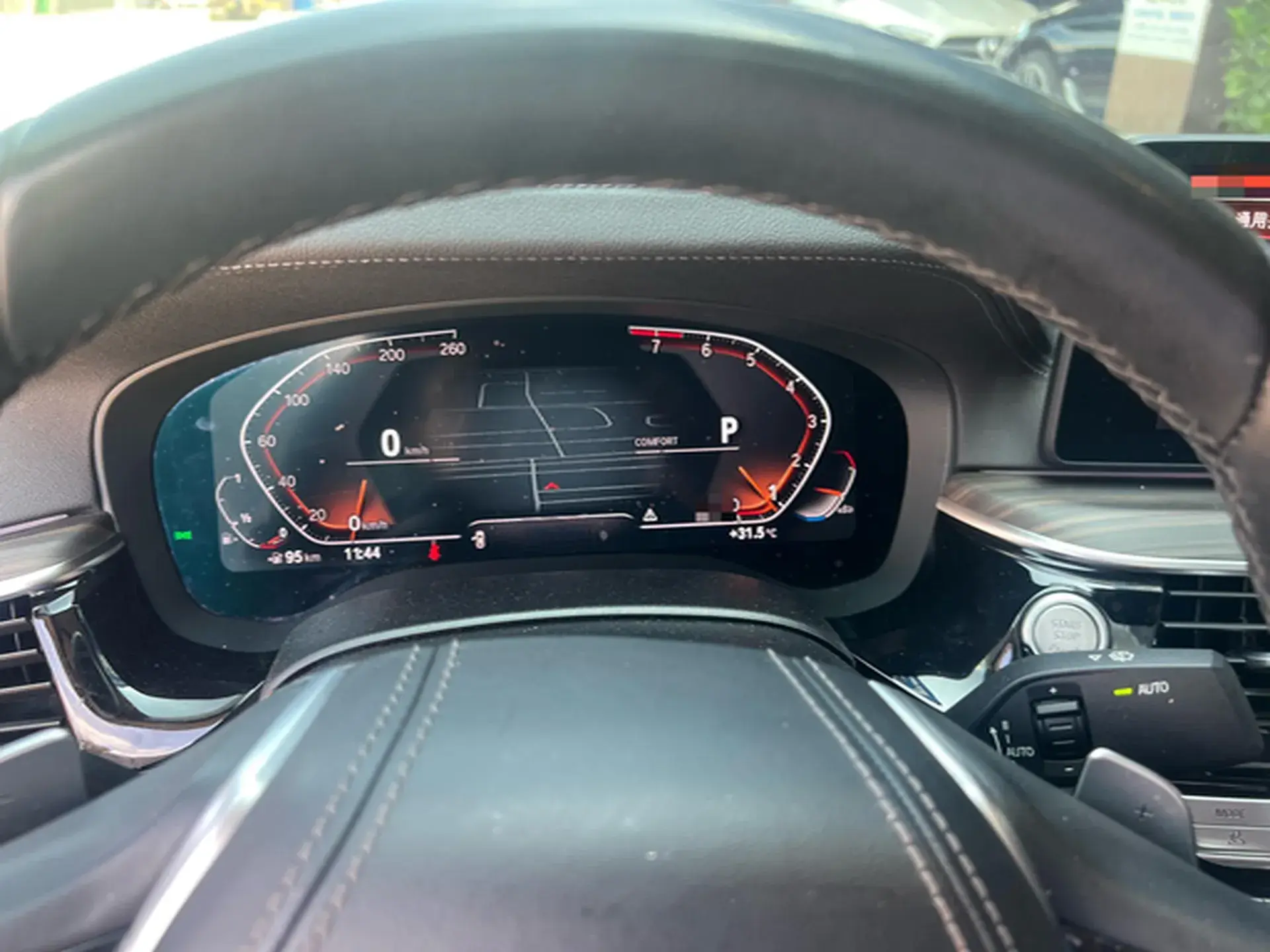 2022 BMW 5 thumbnail 2