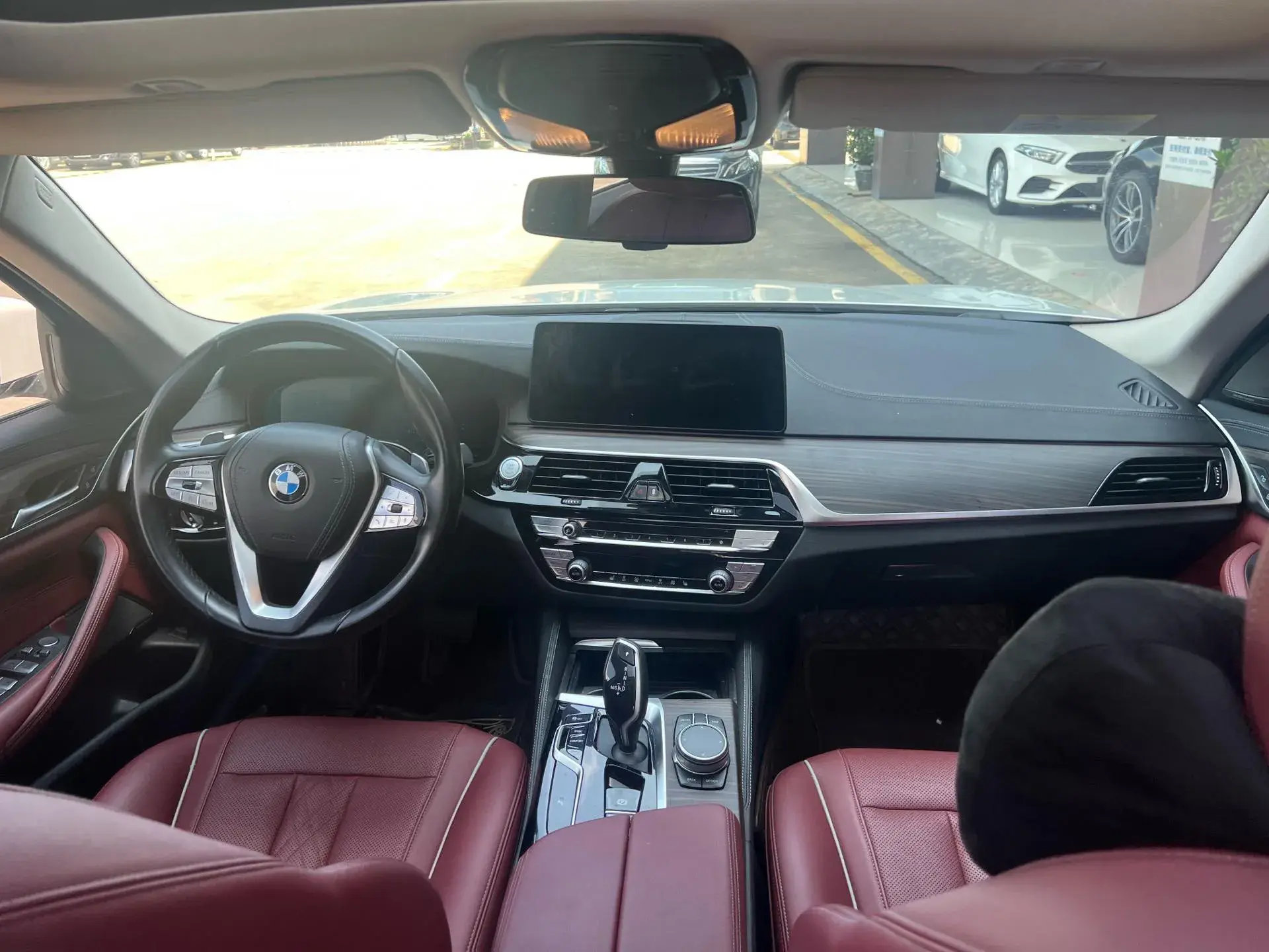 2022 BMW 5 thumbnail 4