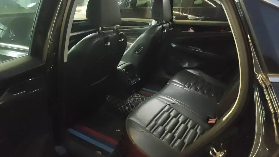 2019 VOLKSWAGEN PASSAT thumbnail 4