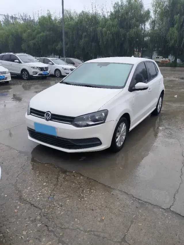 2018 VOLKSWAGEN POLO view 1
