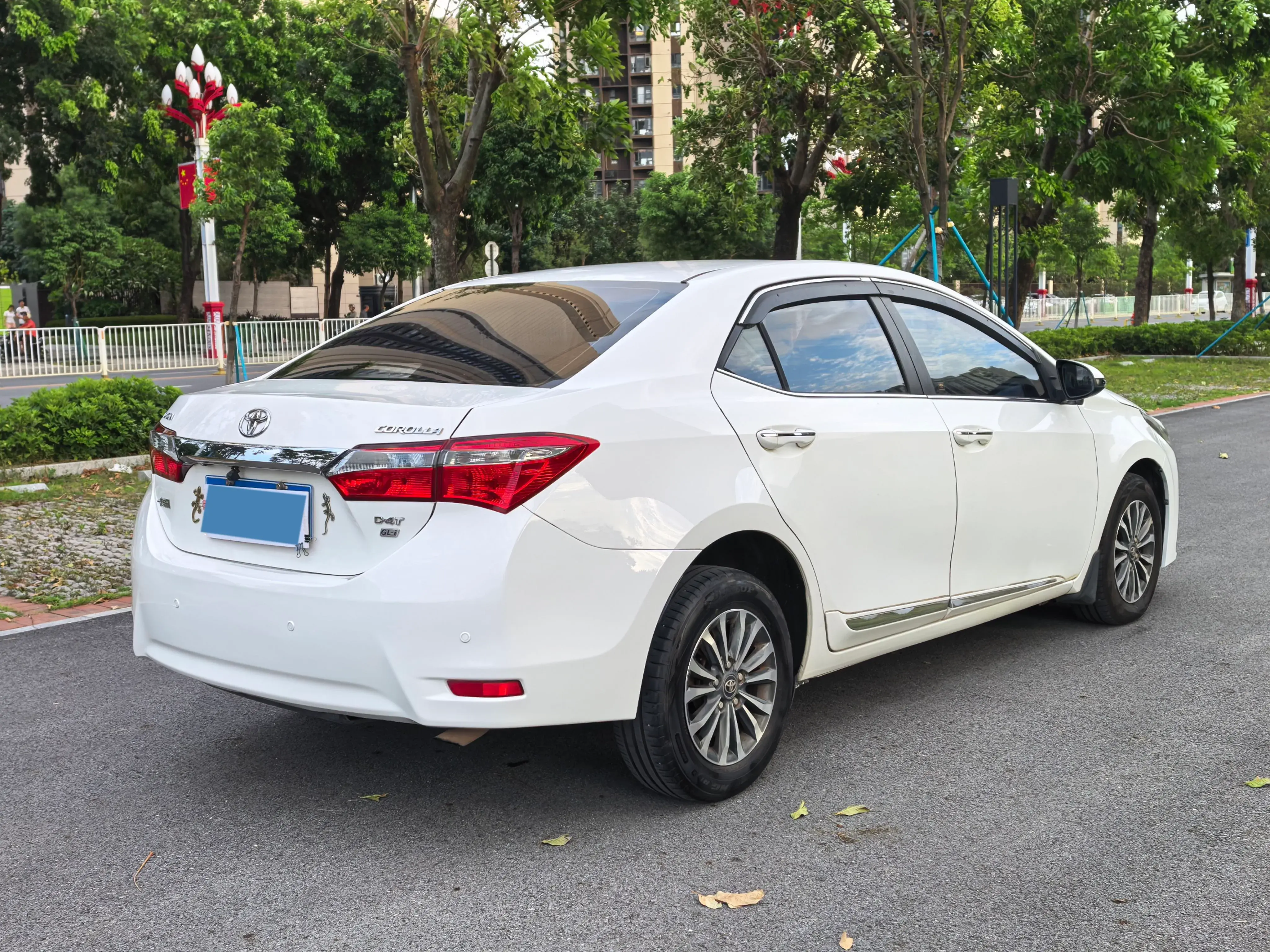 2018 TOYOTA COROLLA thumbnail 4